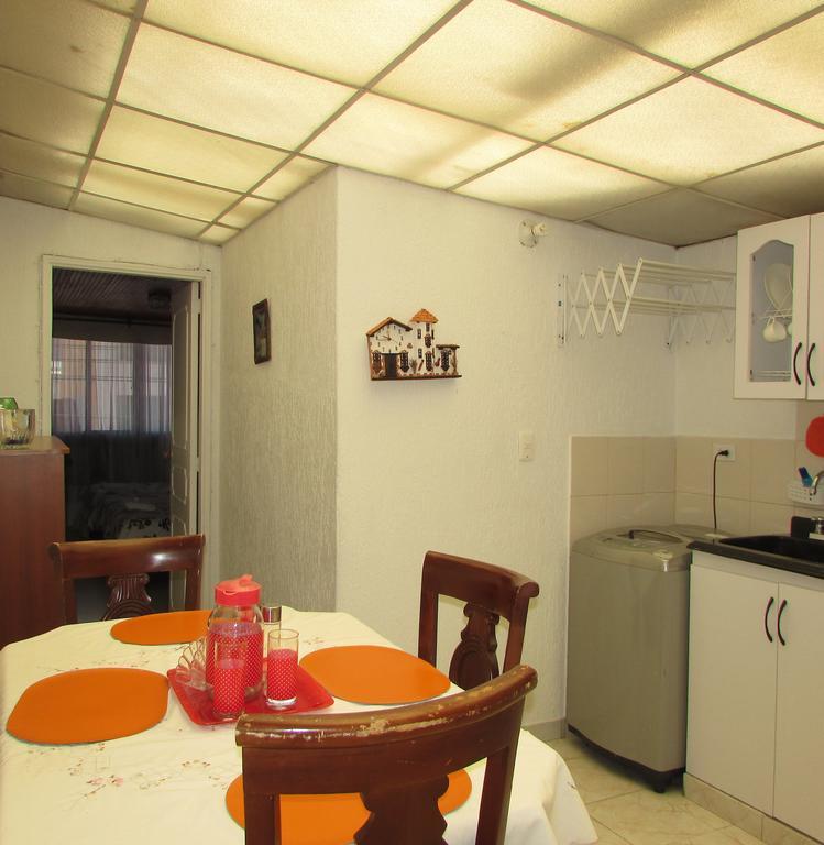 Maison d'hôtes Casa De Huespedes Shalom Victoria à Bogotá Extérieur photo