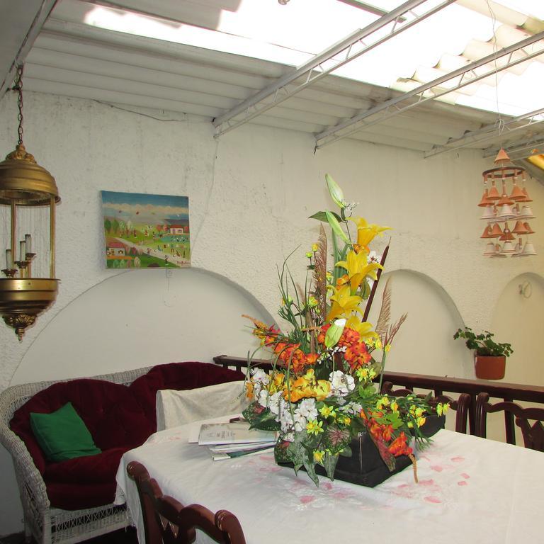 Maison d'hôtes Casa De Huespedes Shalom Victoria à Bogotá Extérieur photo