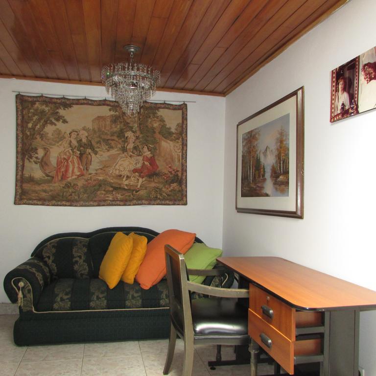 Maison d'hôtes Casa De Huespedes Shalom Victoria à Bogotá Extérieur photo